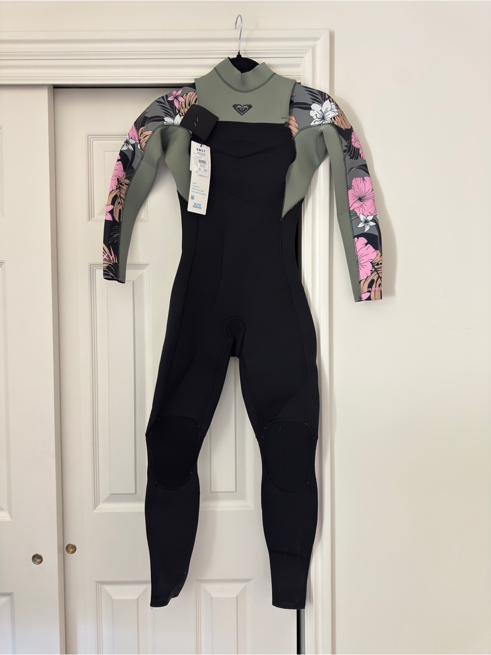 Roxy 3/2 Elite Black Full Wetsuit with Olive Chest & Pink Floral Sleeves